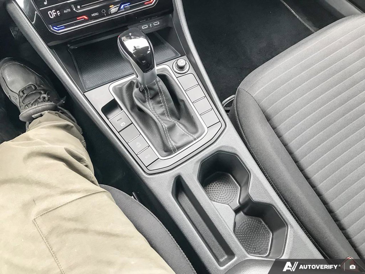 Volkswagen Jetta 3VWCX7BU9SM082020 2025 Gris Mirabel - photo #19
