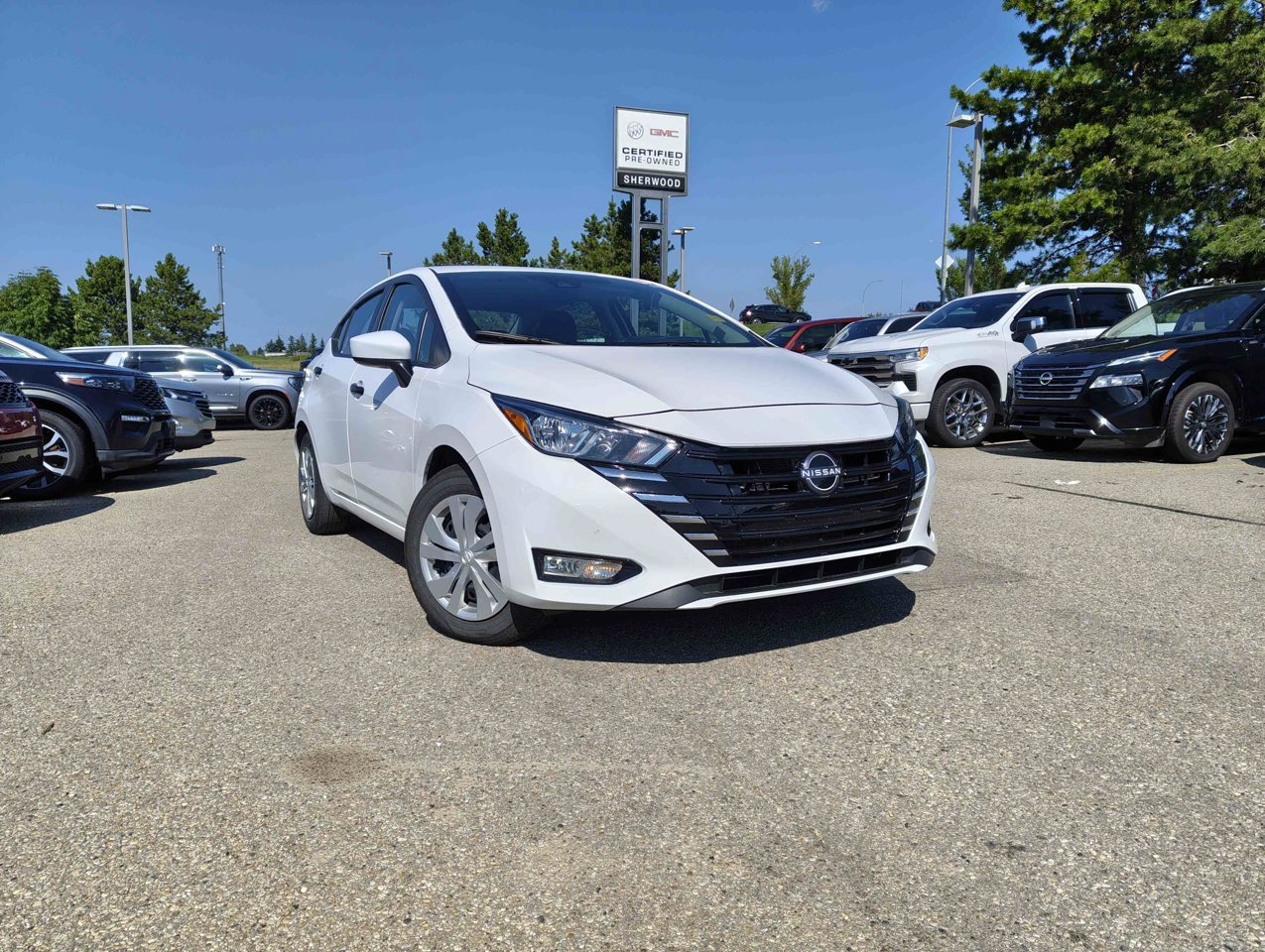 2025 Nissan Versa S CVT White Sherwood Park - photo #1