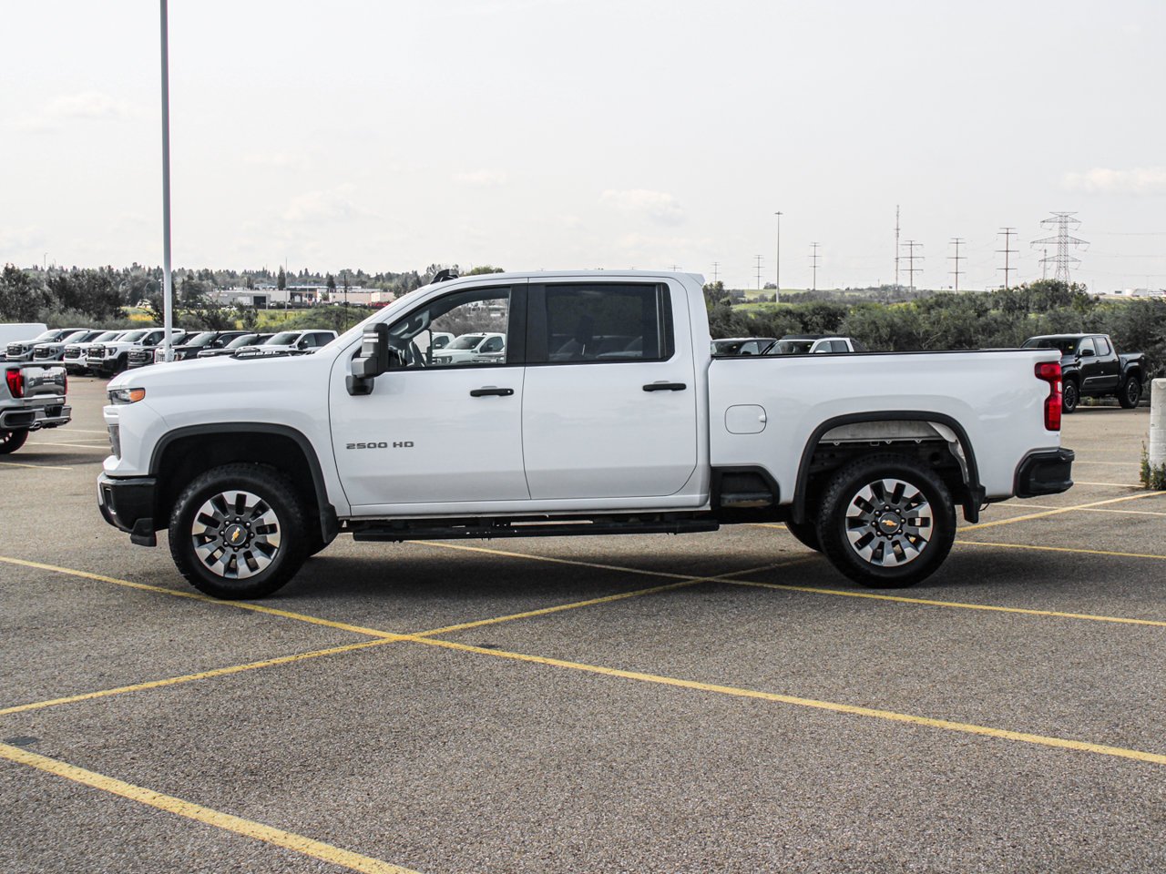 2024 Chevrolet Silverado 2500HD 4WD Crew Cab 159 Custom White Sherwood Park - photo #4