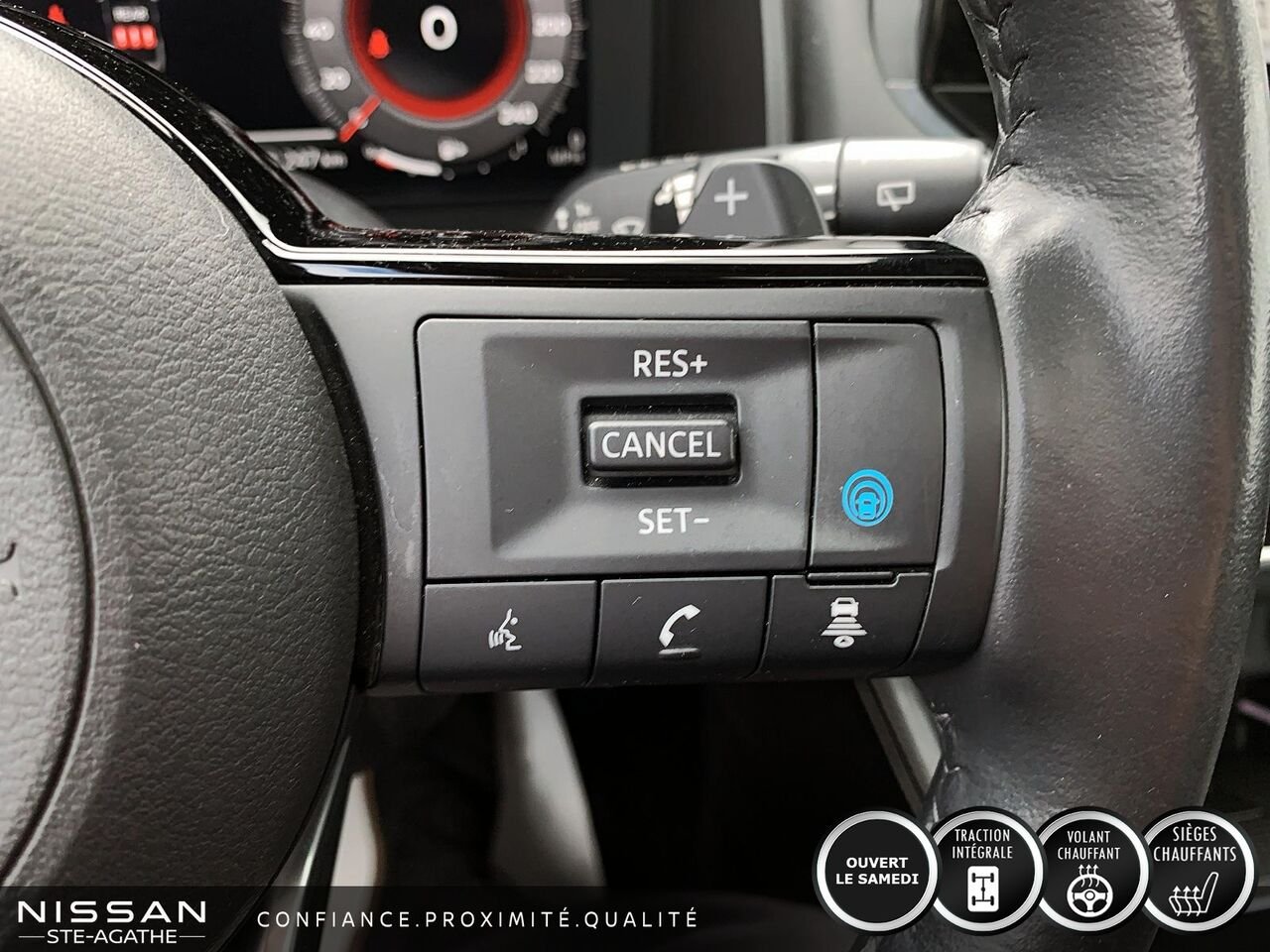 Nissan Rogue 2023 Blanc Saint-Jérôme - photo #17