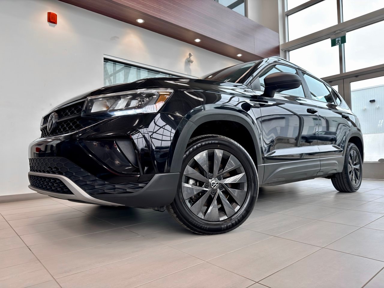 2022 Volkswagen Taos Black Notre-Dame-des-Prairies - photo #1