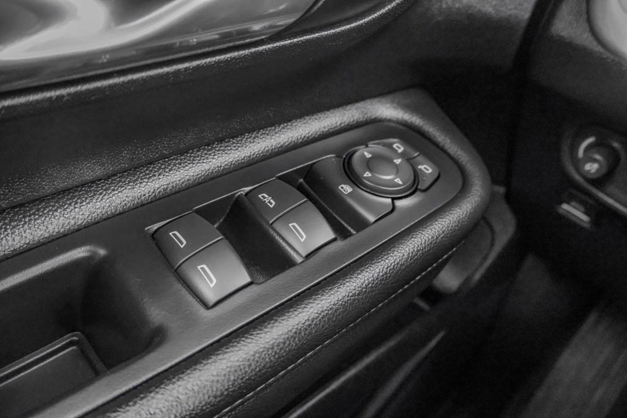 2024 GMC Terrain AWD 4dr SLE White Sherwood Park - photo #15