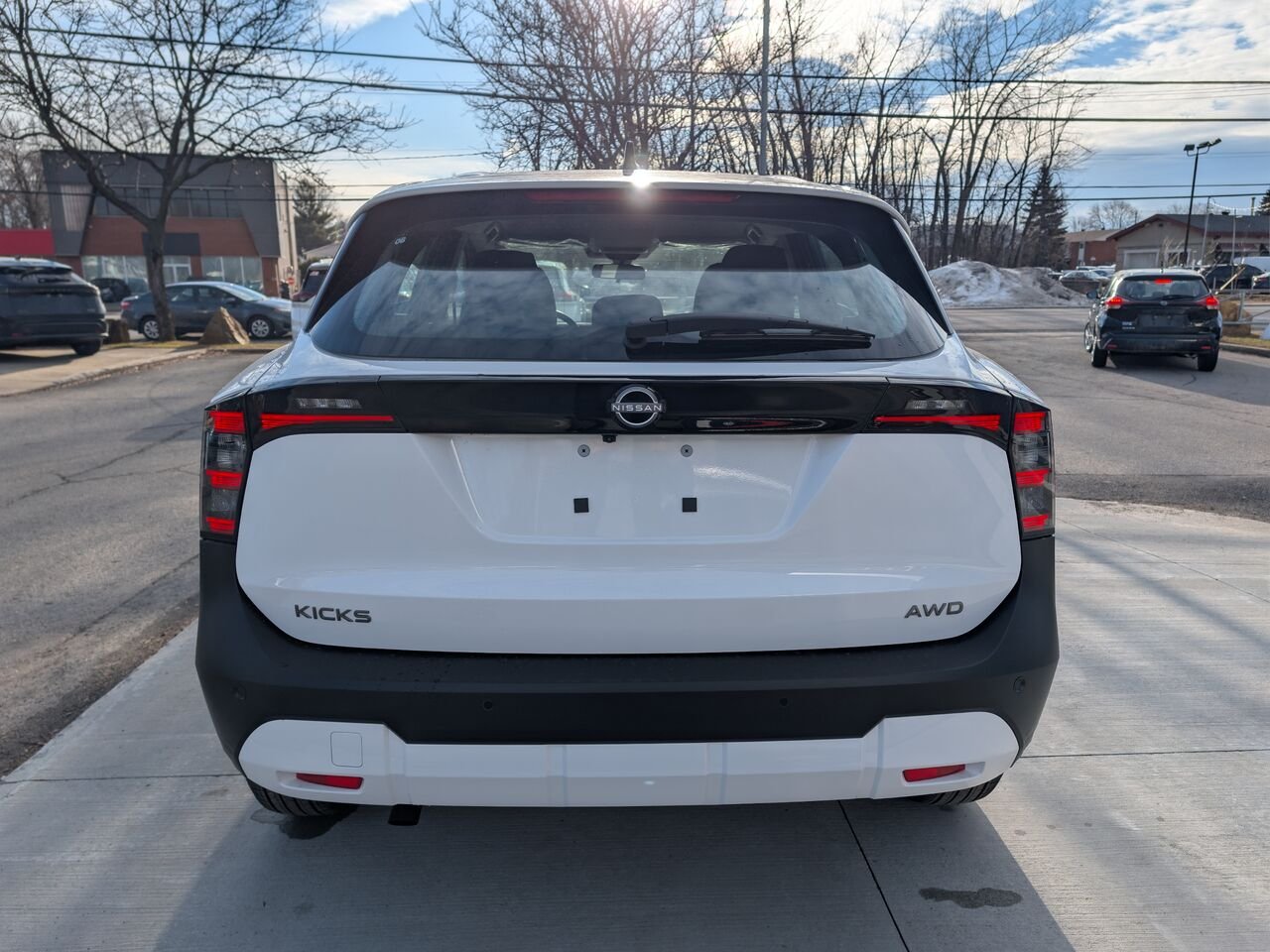 NISSAN Kicks KICKS S 2026 Bleu foncé nacré Châteauguay - photo #9