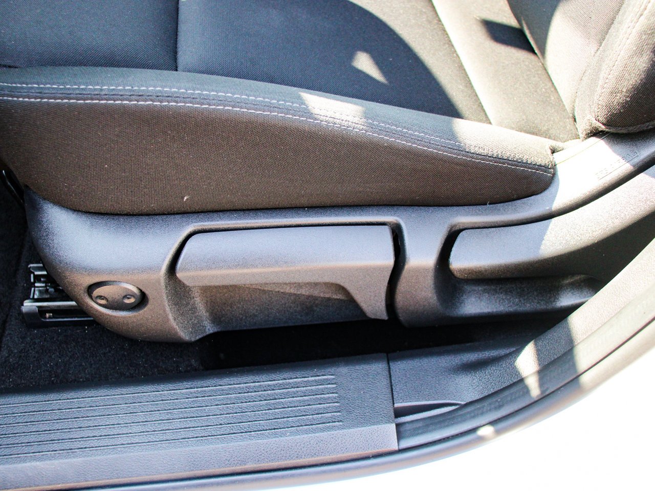 2024 Nissan Rogue AWD S White Sherwood Park - photo #14