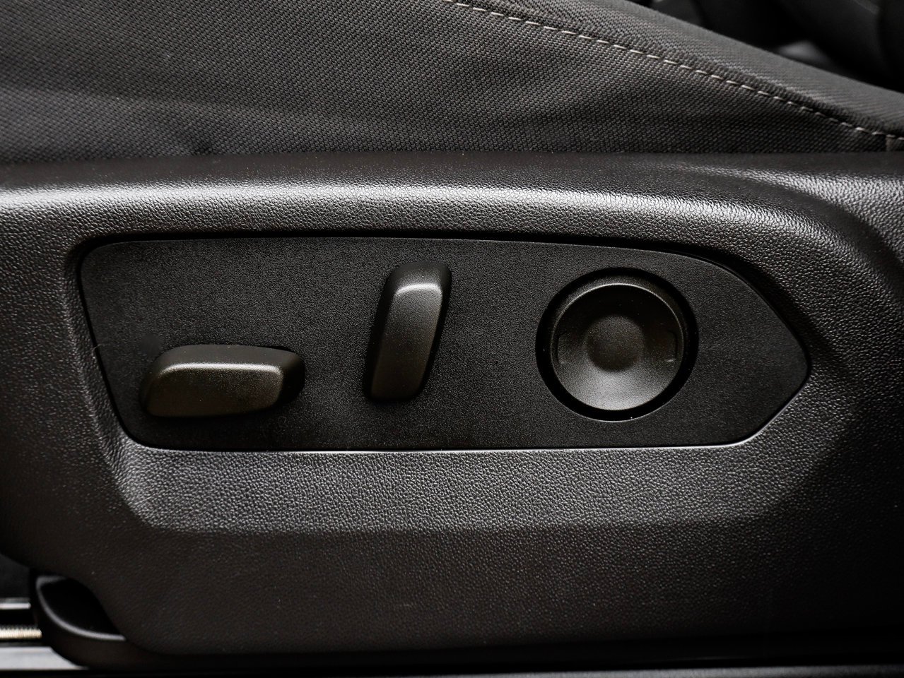 2024 Chevrolet Silverado 1500 4WD Crew Cab 147 RST Black Sherwood Park - photo #19