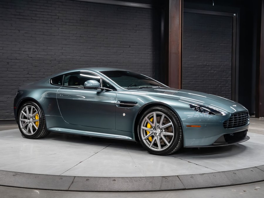 2015 Aston Martin V8 Vantage 2015 Alloro Green