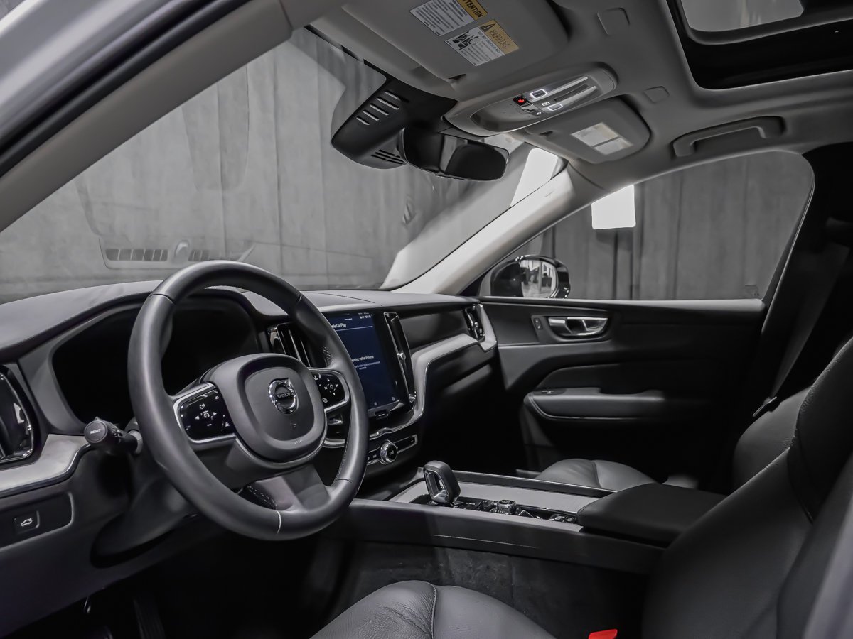 Volvo XC60 B5 PLUS DARK CLIMAT MAGS 20PO 2025 Blanc Montréal - photo #4