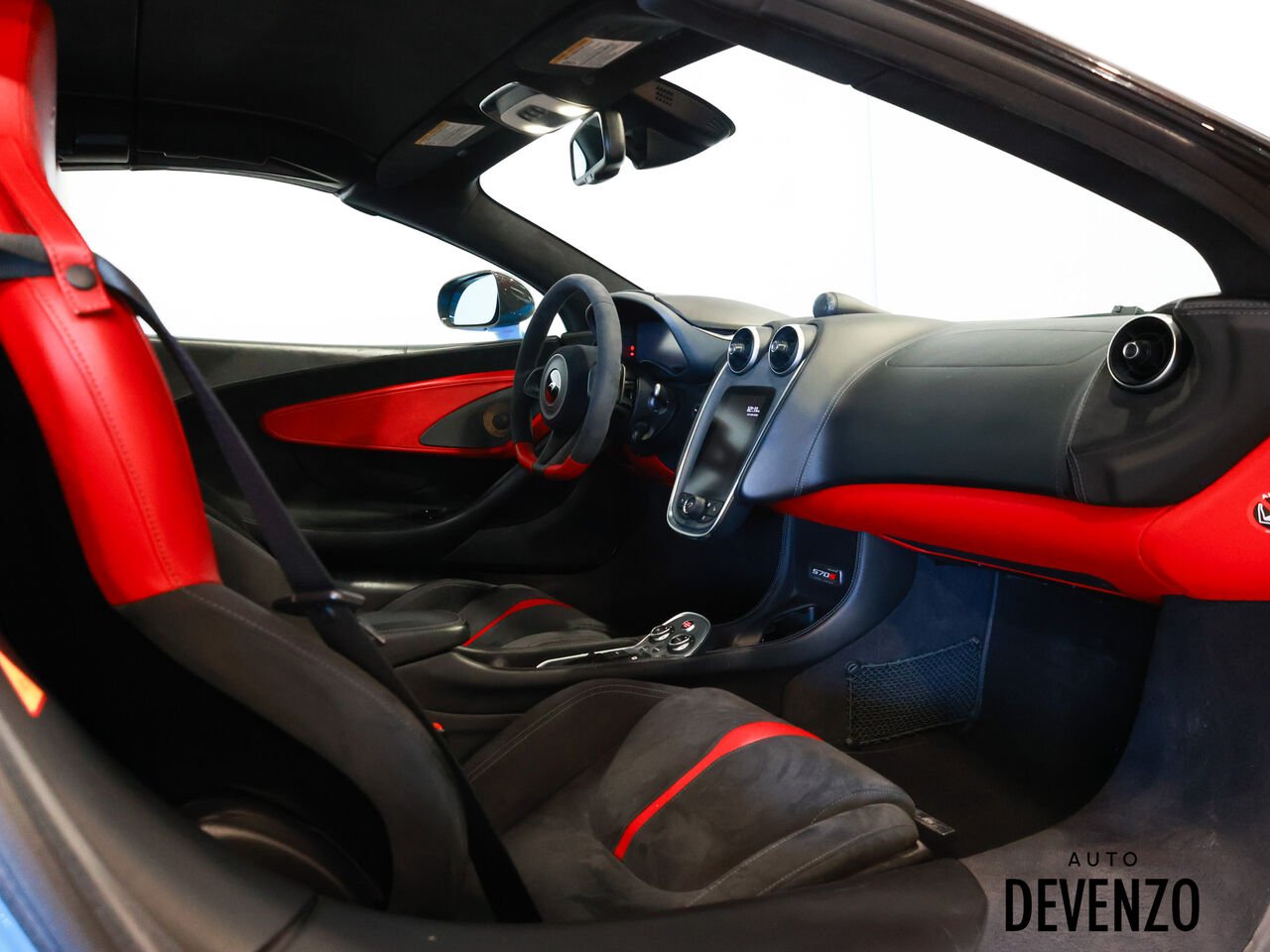 McLaren 570s 2019 Bleu Saint-Eustache - photo #8