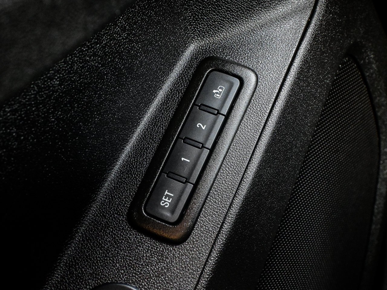 2023 Chevrolet Equinox AWD 4dr Premier Black Sherwood Park - photo #18