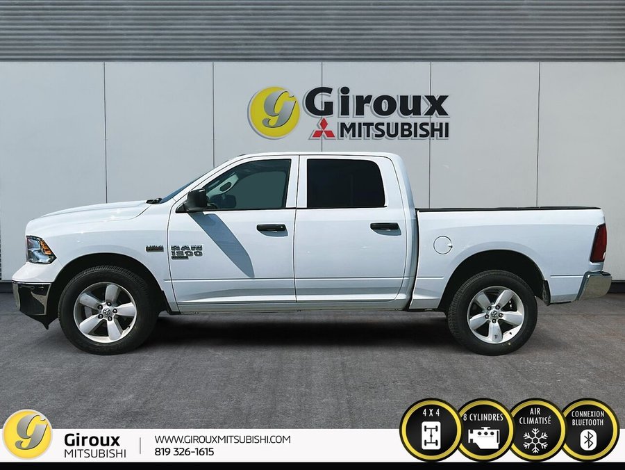 RAM 1500 CLASSIC SLT cabine d'équipe 4x4 caisse de 5 pi 7 po 2022 Blanc