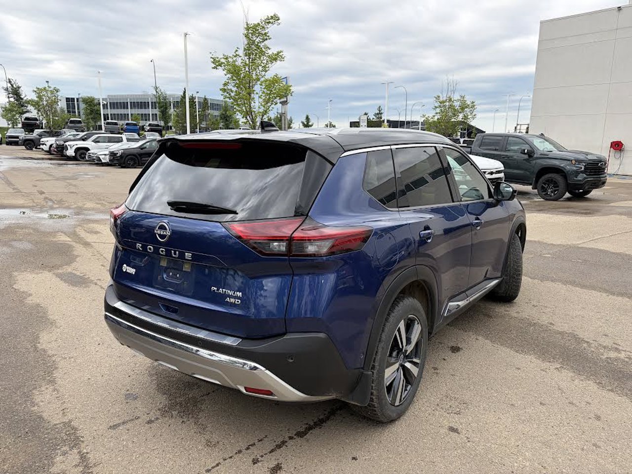 2023 Nissan Rogue AWD Platinum Blue Sherwood Park - photo #4