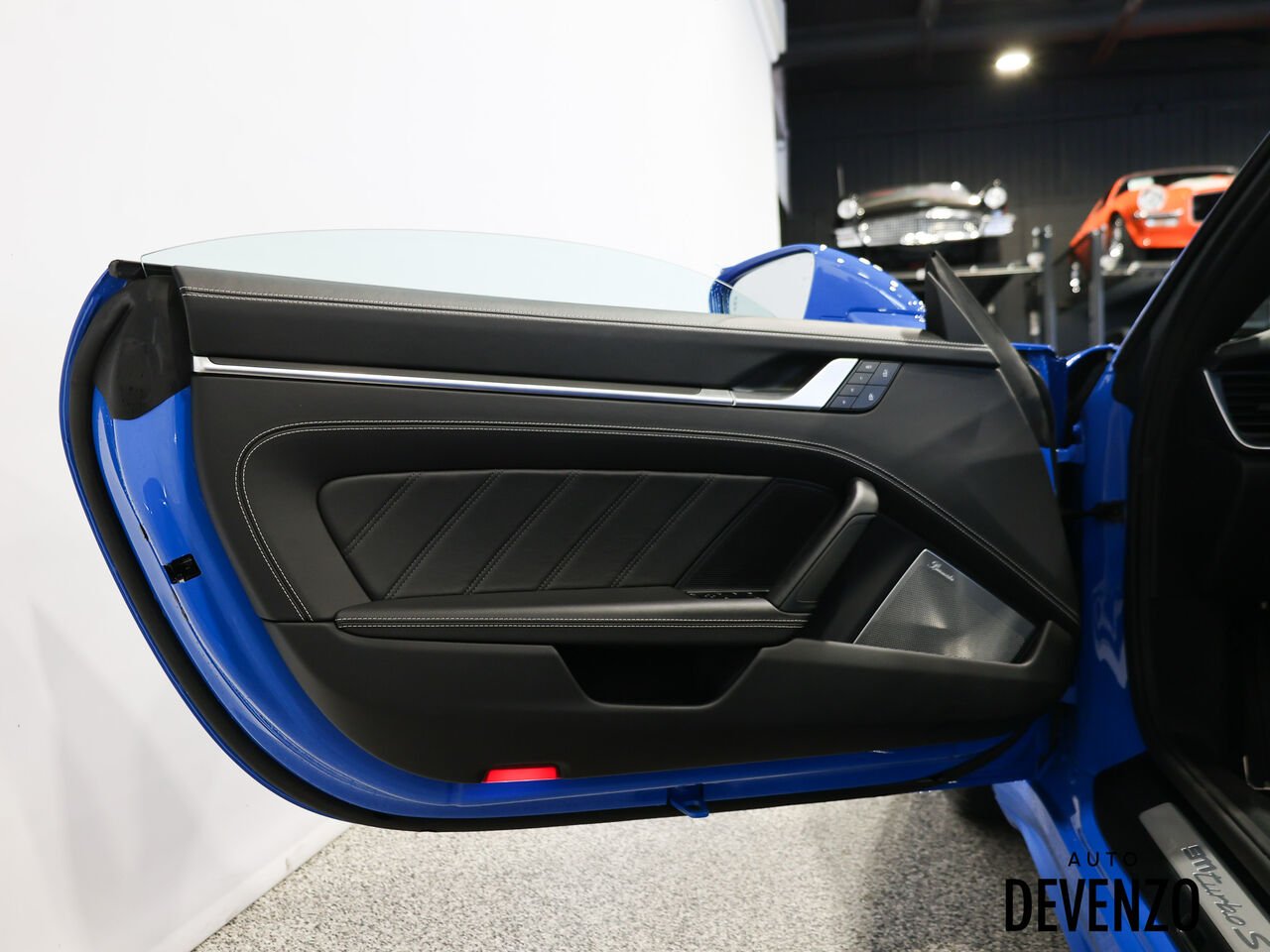 2023 Porsche 911 Blue Saint-Eustache - photo #8