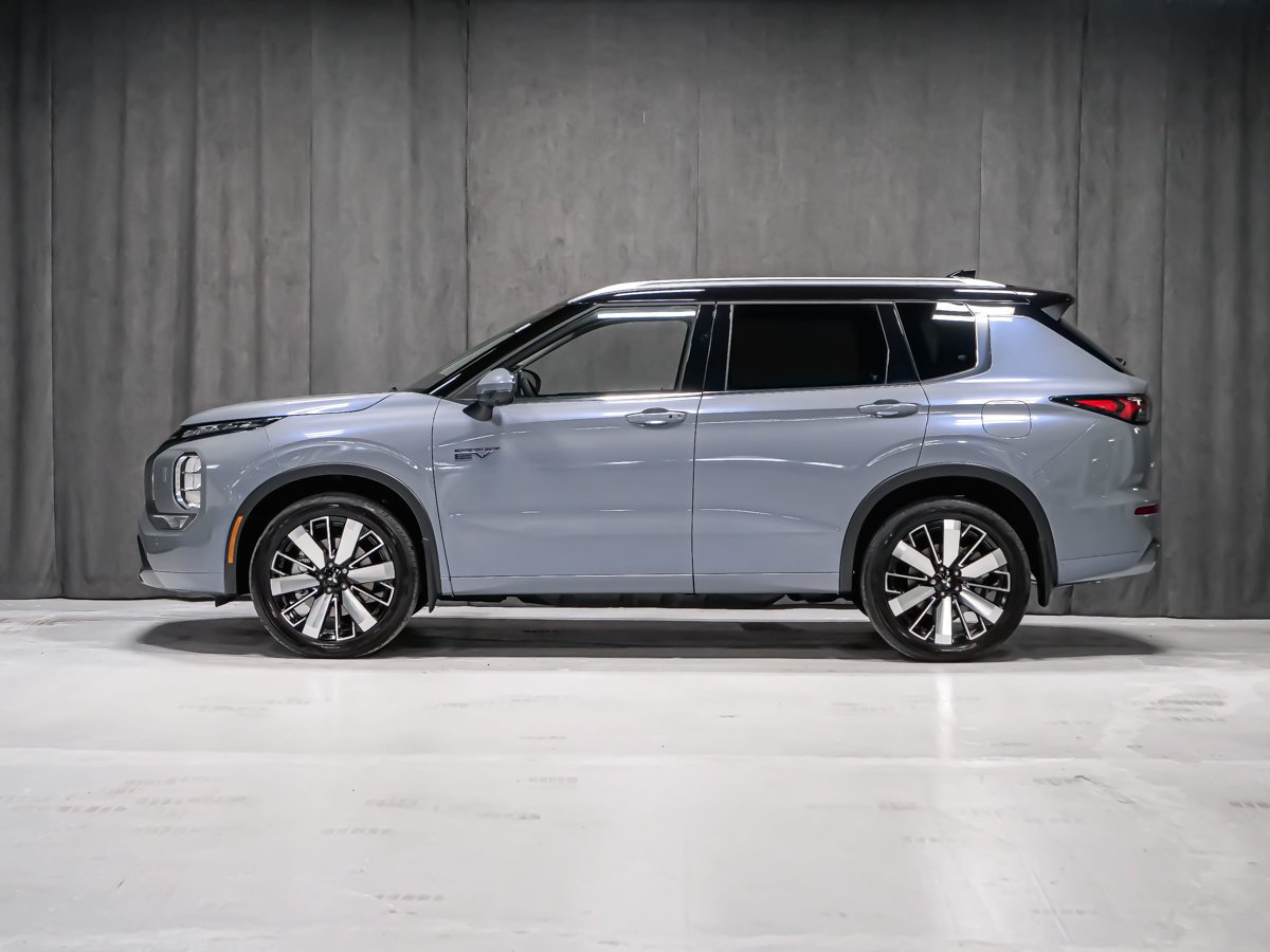 Mitsubishi Outlander PHEV GT 2026 Fini Gris pierre de lune de qualité supérieure Montréal - photo #2