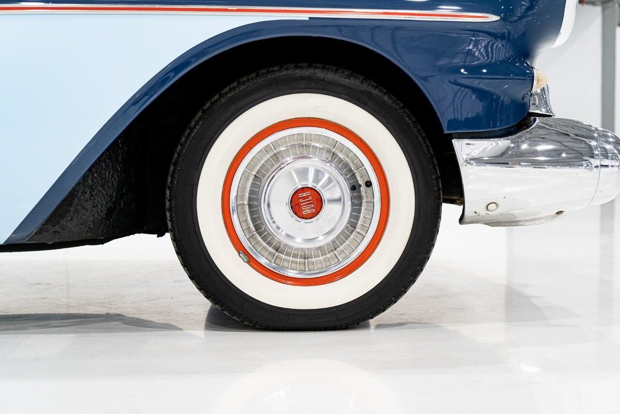 Buick Special 364/300HP NailHead 1 of only 2,056 | PRICE IN USD 1957 Bleu Montréal - photo #36