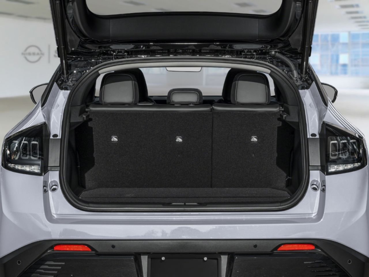 Nissan LEAF 2026 Blanc Everest nacré triple couche/Noir Saint-Basile-le-Grand - photo #10