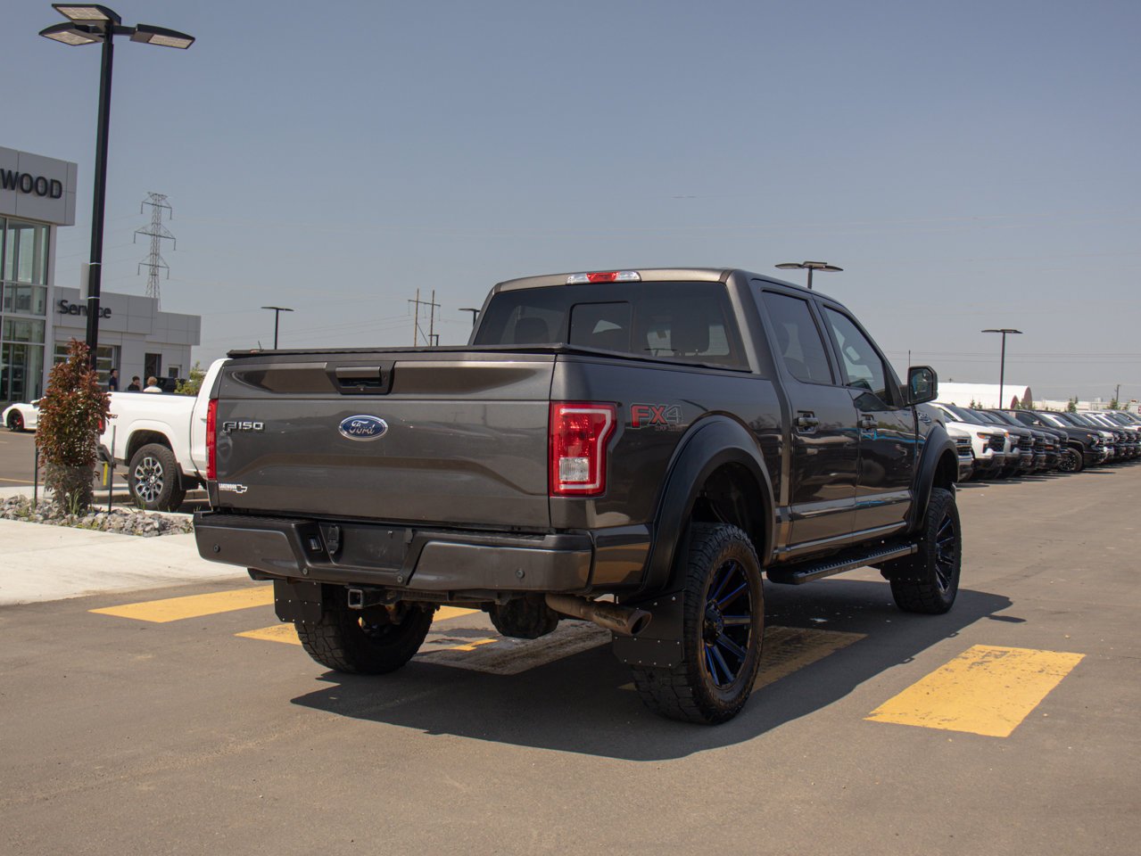 2017 Ford F-150 4WD SuperCrew 145 XLT Grey Sherwood Park - photo #8