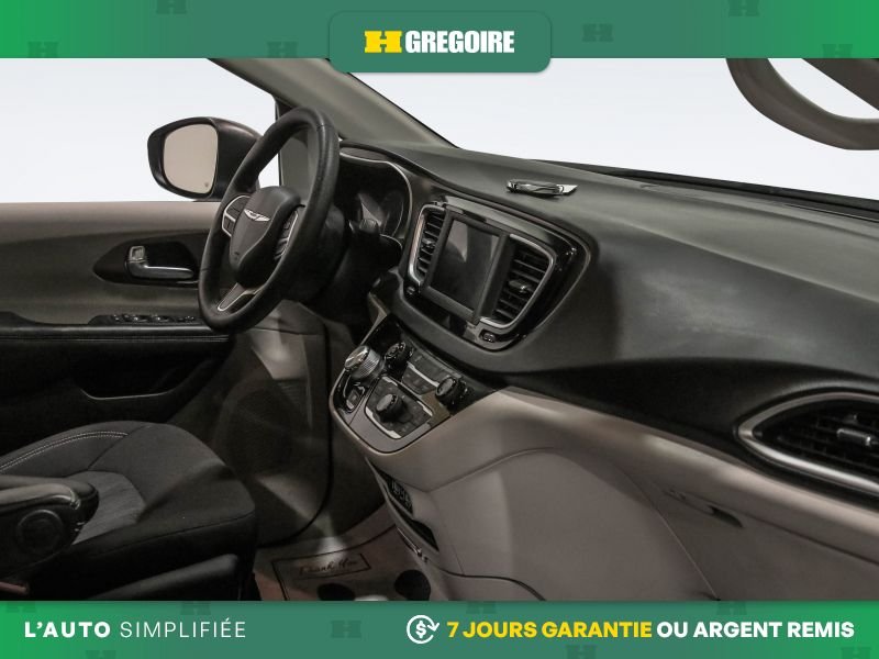 Chrysler Grand Caravan 2021 Noir Saint-Eustache - photo #27