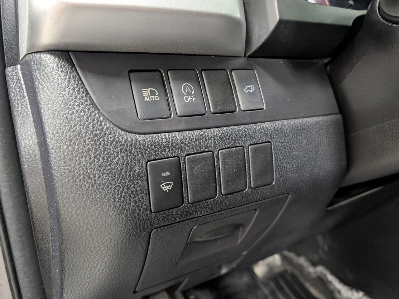 Toyota Highlander XLE/AWD/SIÈGES CHAUFFANTS/BLUETOOTH/AC BIZONE/TOIT OUVRANT 2018 Gris aurore mica Sherbrooke - photo #11