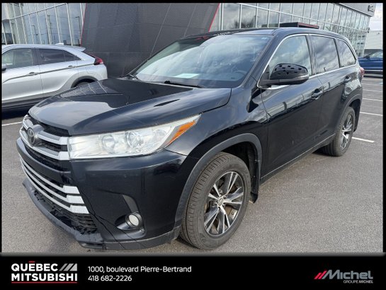 Toyota Highlander LE AWD, Sièges chauffants, 7 passagers 2017 Noir