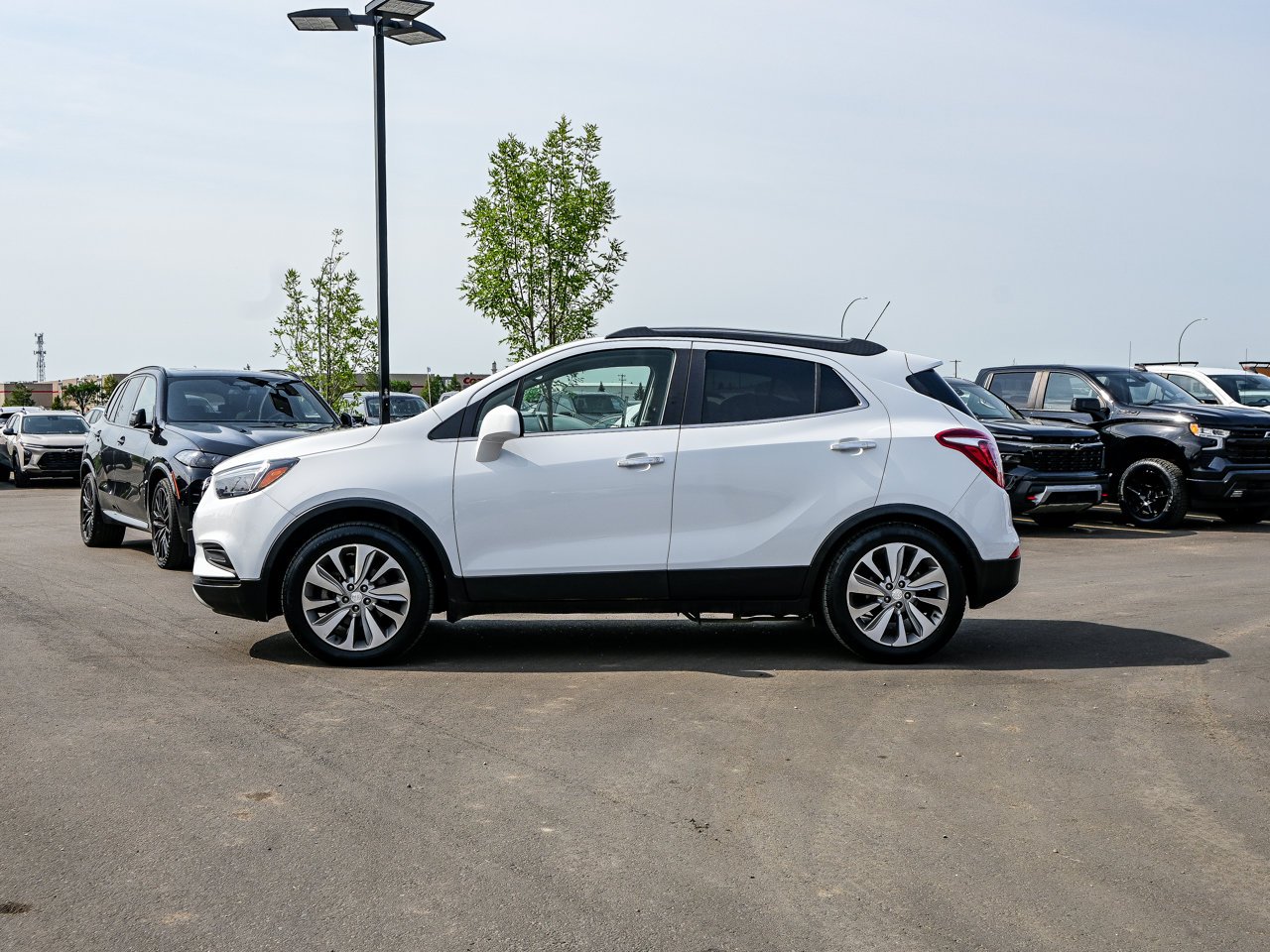 2020 Buick Encore AWD 4dr Preferred White Sherwood Park - photo #9