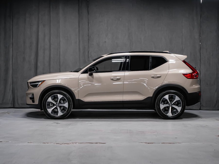 Volvo XC40 B5 PLUS DARK CLIMATE 2025 Beige
