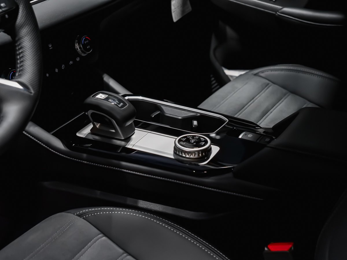 2026 Mitsubishi Outlander LE Black Diamond Montreal - photo #6