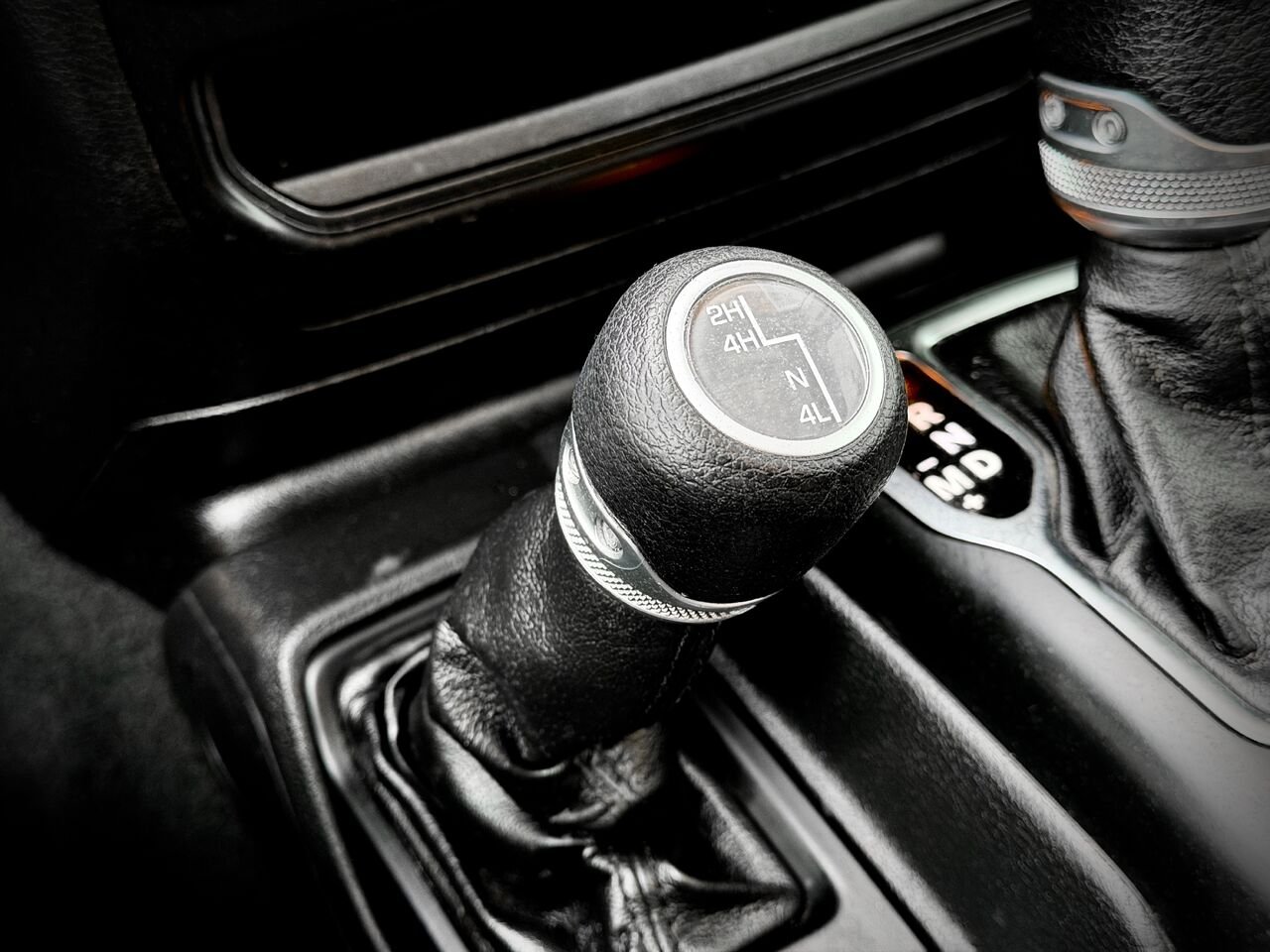2022 Jeep Wrangler Silver Notre-Dame-des-Prairies - photo #26