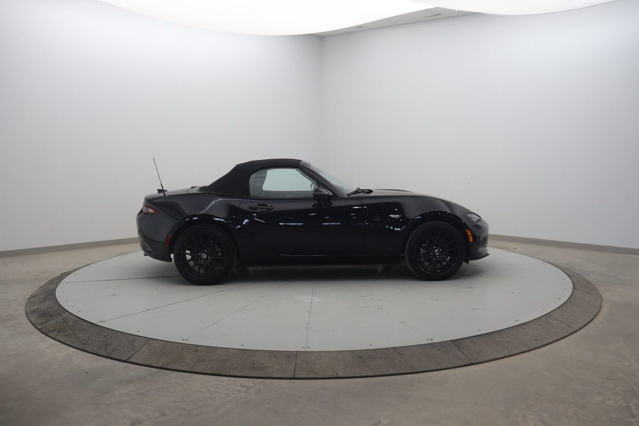 2023 Mazda MX-5 VIN JM1NDAD7XP0553322 Black Chicoutimi - photo #2