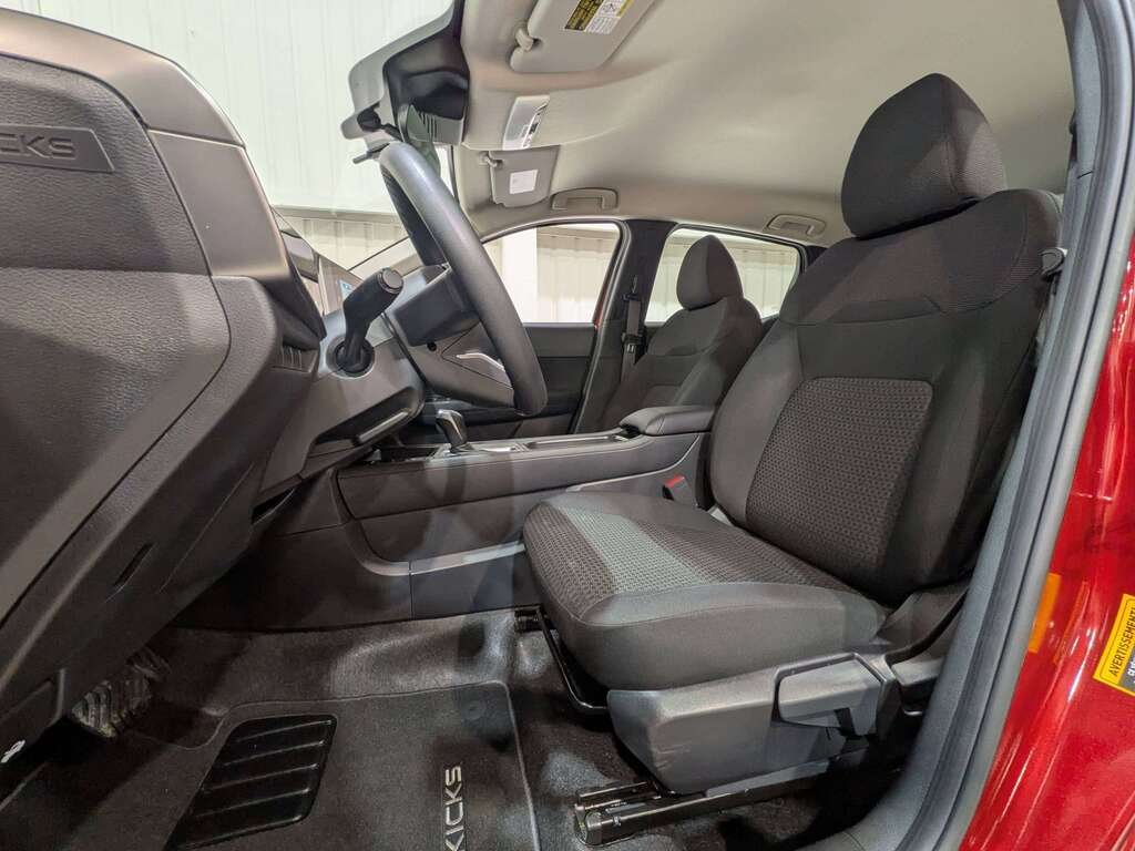 2026 Nissan Kicks S AWD Red Val-David - photo #1