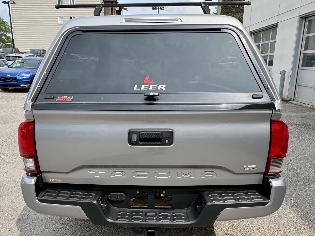 Toyota TACOMA 2018 Argent Mont-Laurier - photo #9