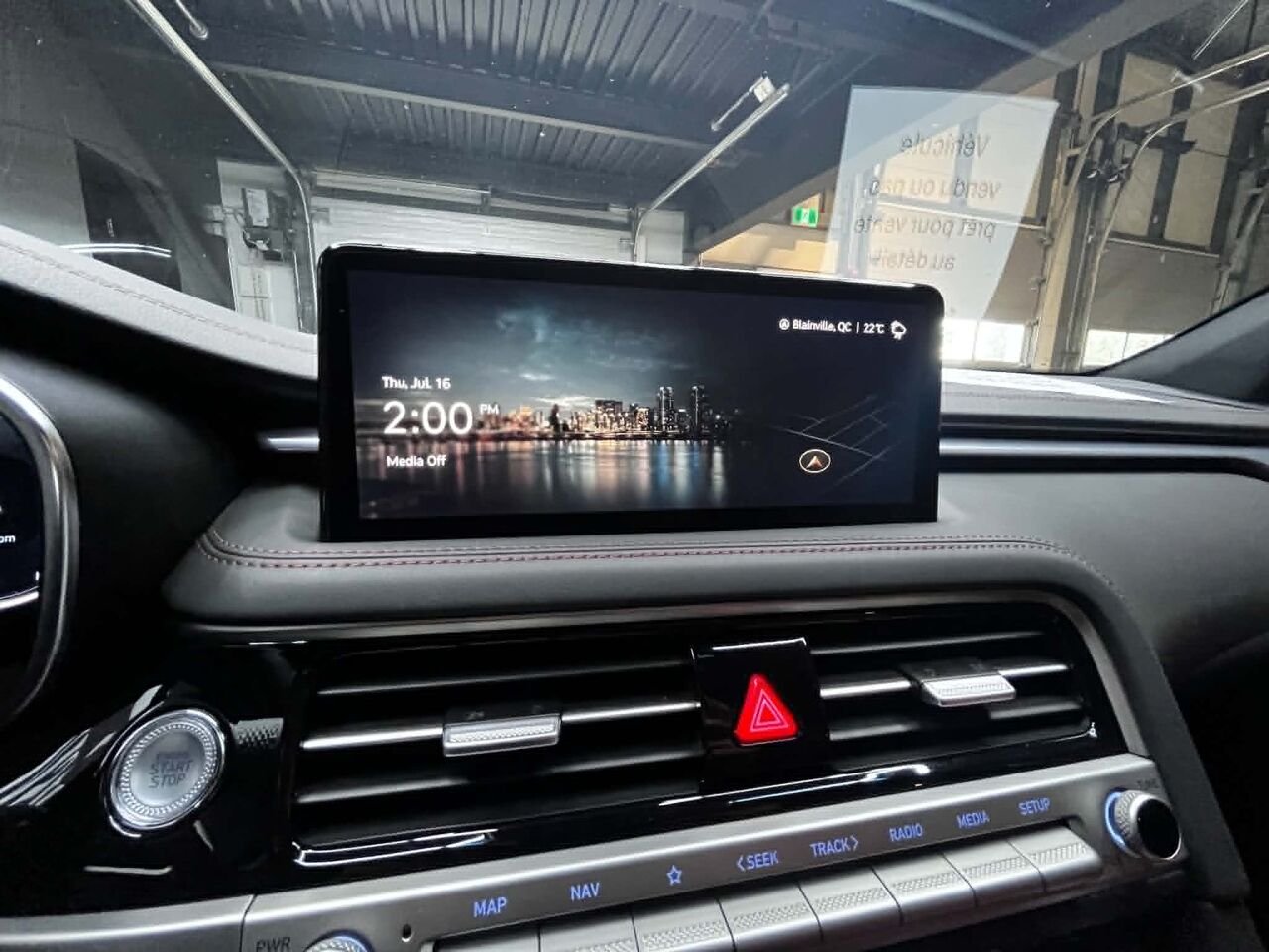 Genesis G70 2024 Gris Blainville - photo #24