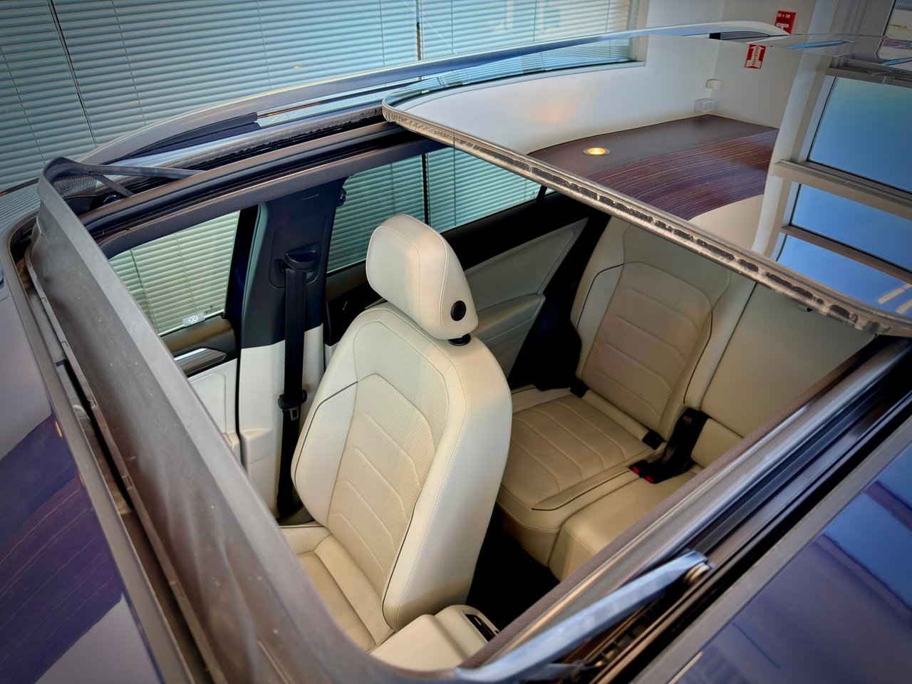 2024 Volkswagen Tiguan Blue Notre-Dame-des-Prairies - photo #6