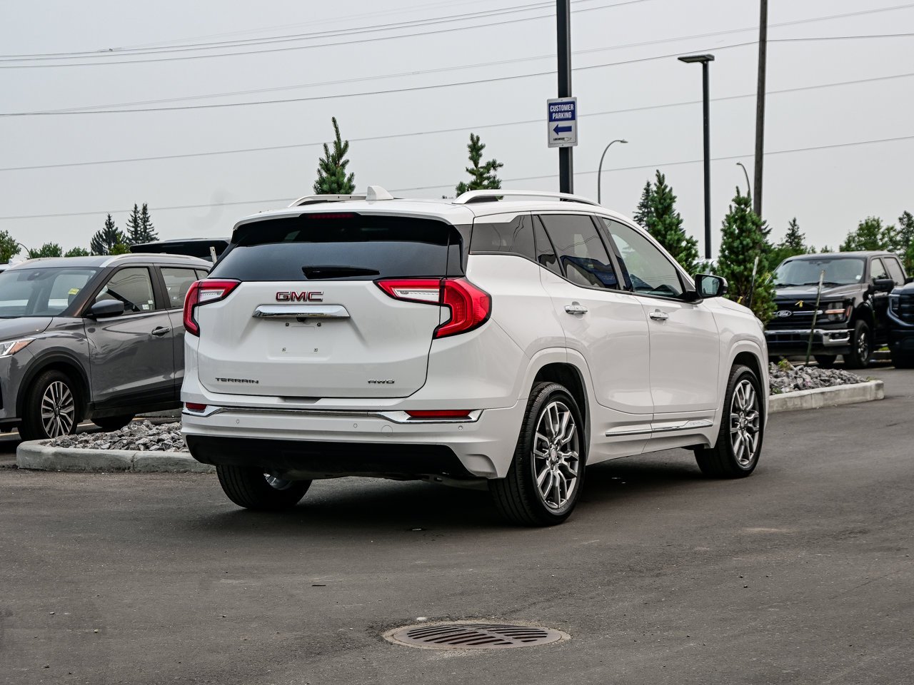 2022 GMC Terrain AWD 4dr Denali White Sherwood Park - photo #12