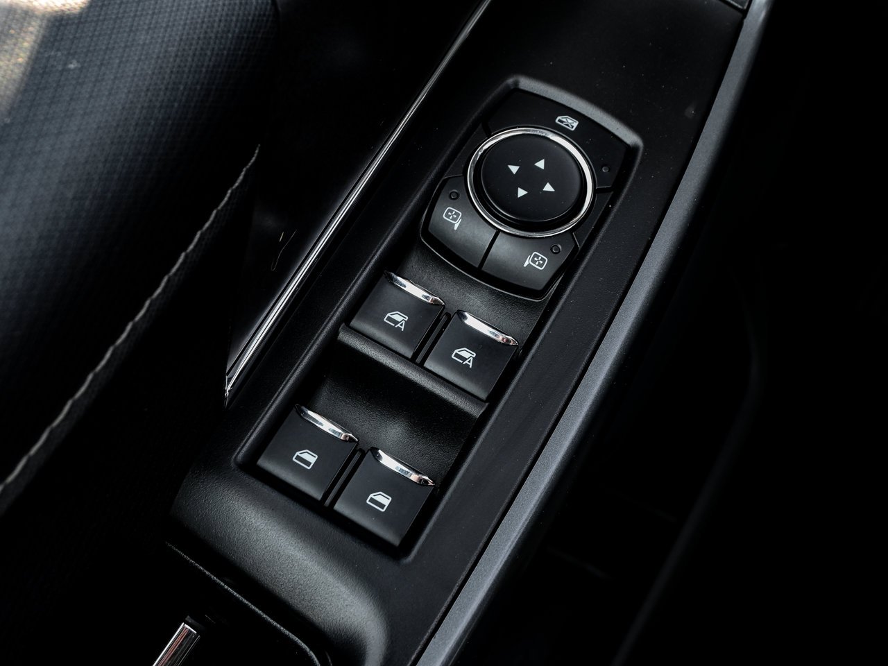 2024 Ford F-150 XLT 4WD SuperCrew 5.5' Box Black Sherwood Park - photo #17