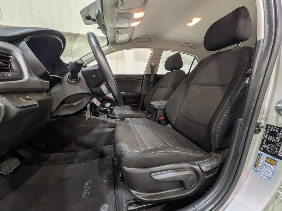 2020 Kia Rio 5-door 2020 Silver