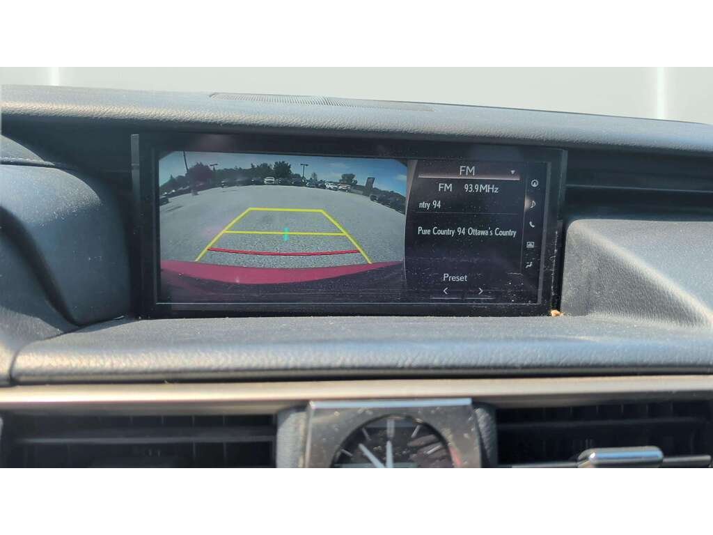 2018 Lexus IS Red Gatineau - photo #15
