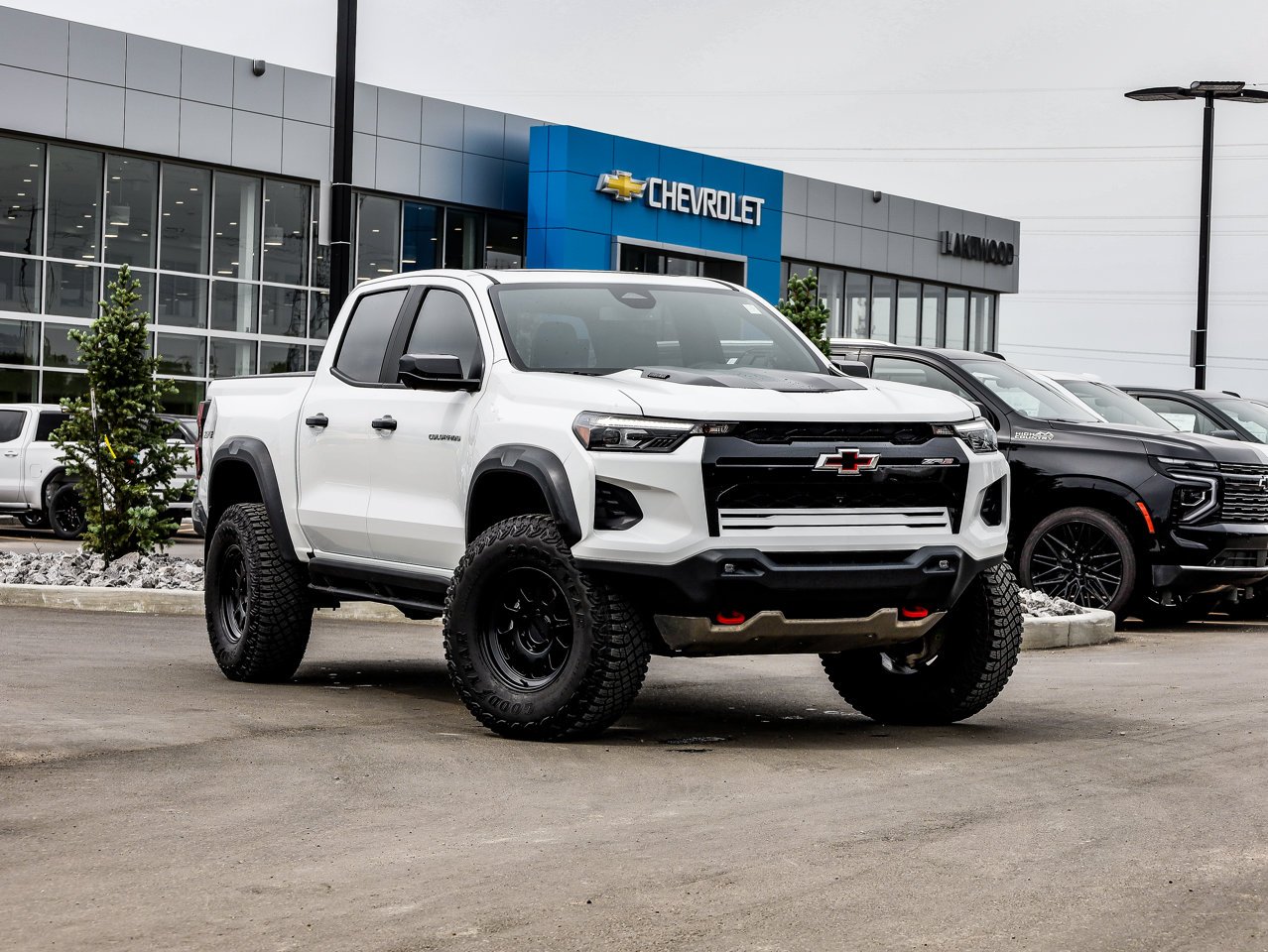2025 Chevrolet Colorado 4WD Crew Cab ZR2 White Sherwood Park - photo #1