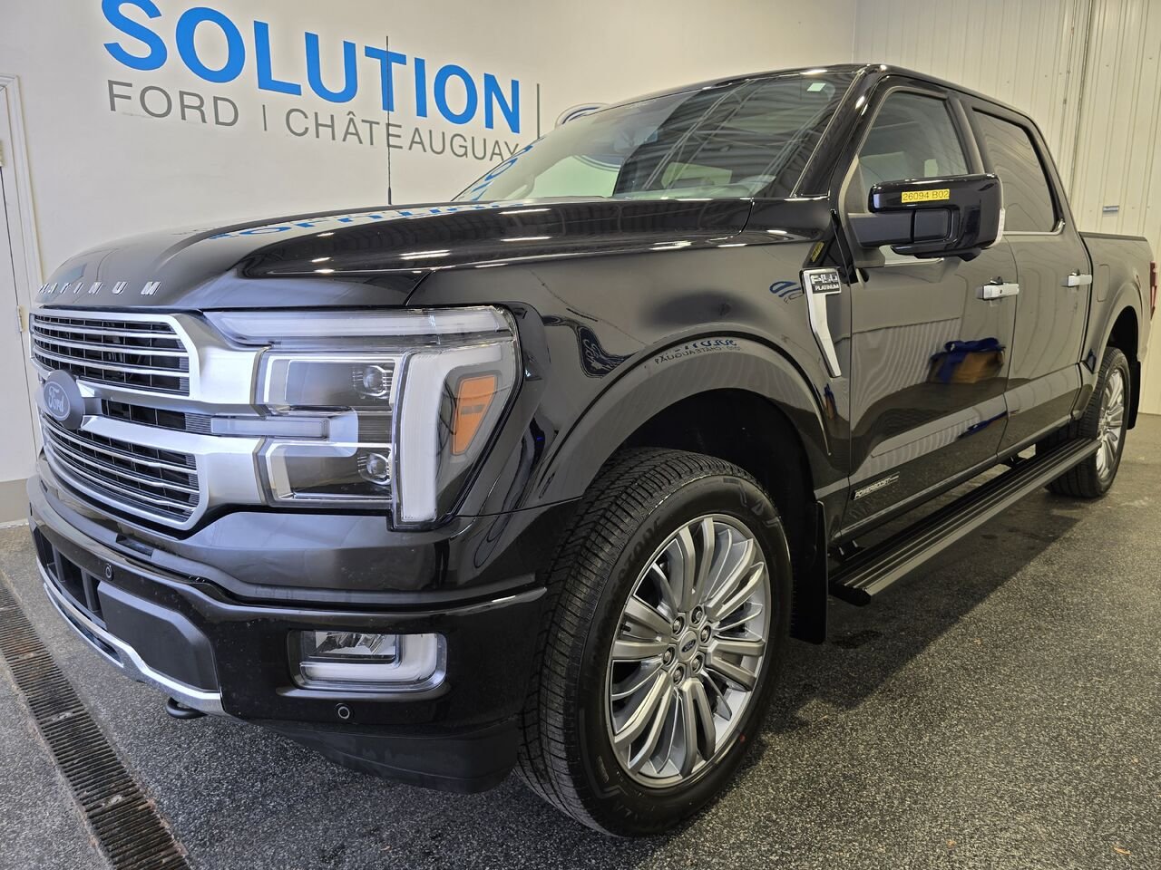 Ford F-150 PLATINUM SUPERCREW 4RM CAISSE DE 5,5 PI 2026 Noir agate métallisé Châteauguay - photo #0