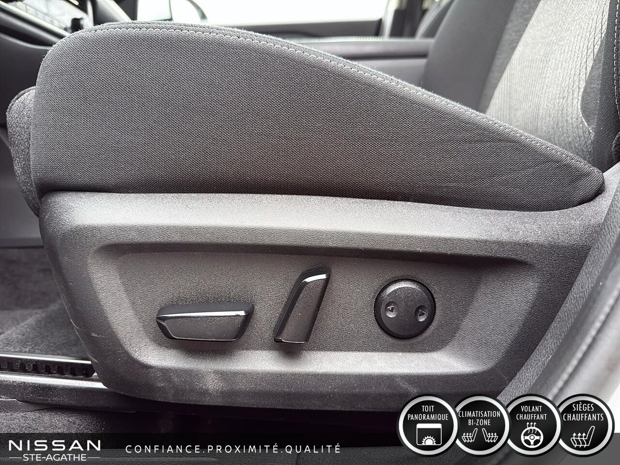 2025 Nissan Rogue SV TI avec ensemble toit ouvrant White Saint-Jérôme - photo #13