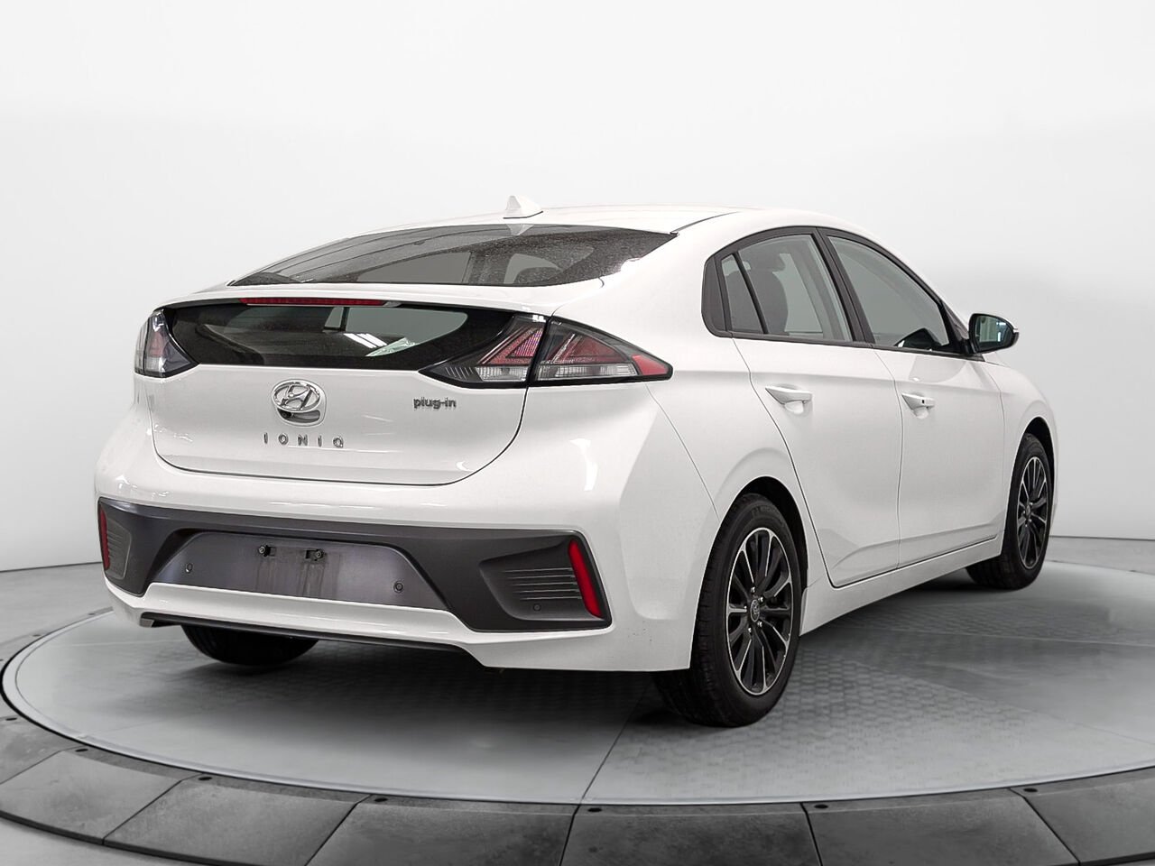2021 Hyundai IONIQ Plug-in Hybrid Preferred Bas Kilométrage White Sherbrooke - photo #4