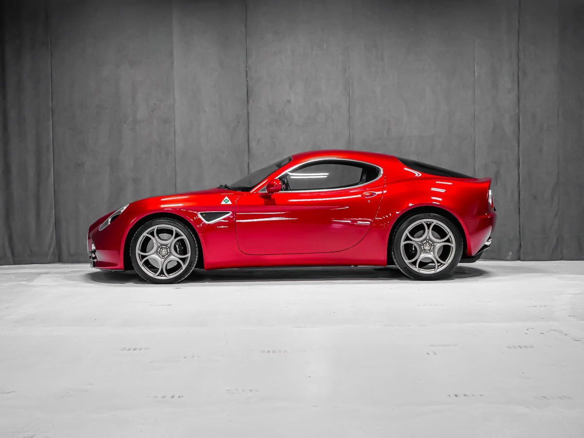 Alfa Romeo 8C Competizione 2008 Rouge Montréal - photo #2