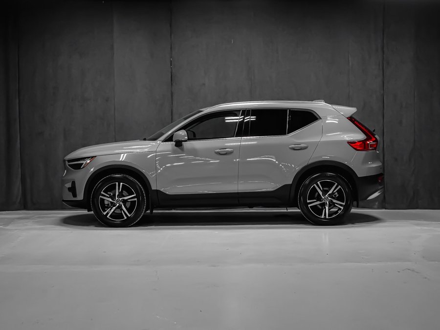 2025 Volvo XC40 B5 CORE BRIGHT CLIMATE Grey