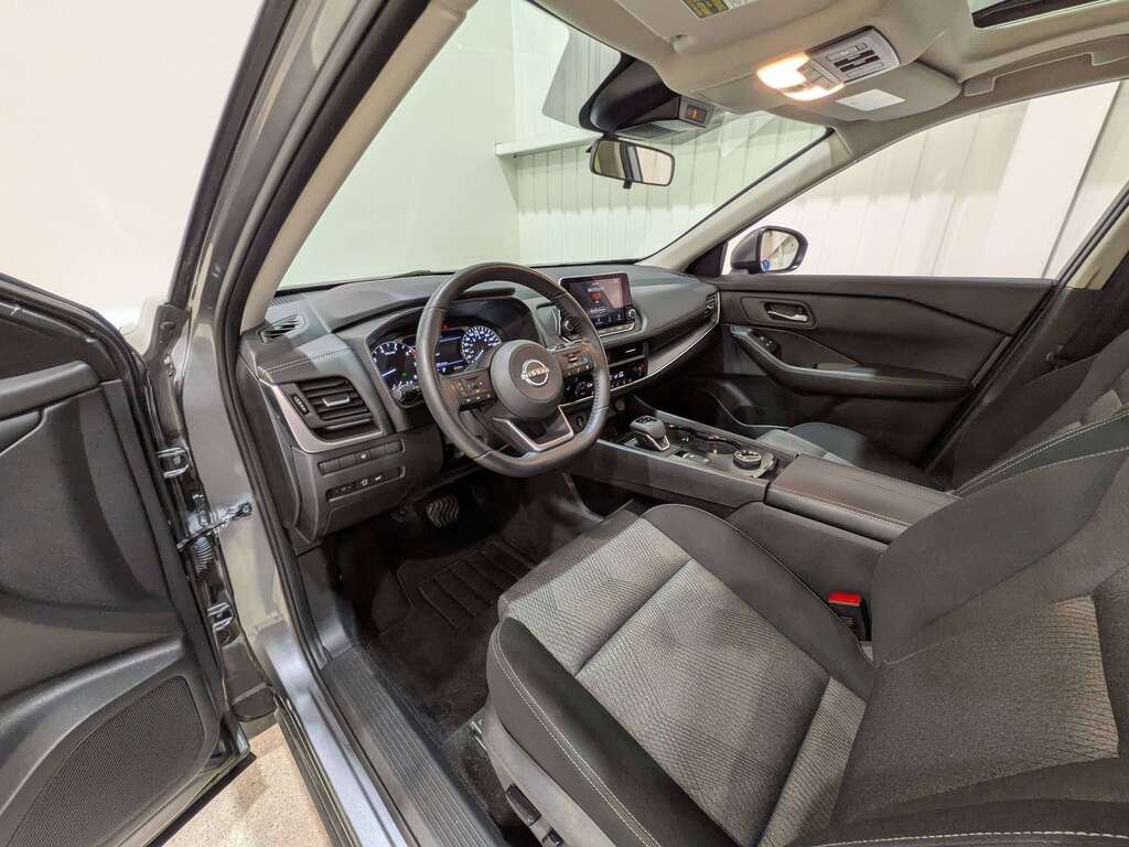 2024 Nissan Rogue AWD SV Moonroof Grey Val-David - photo #10