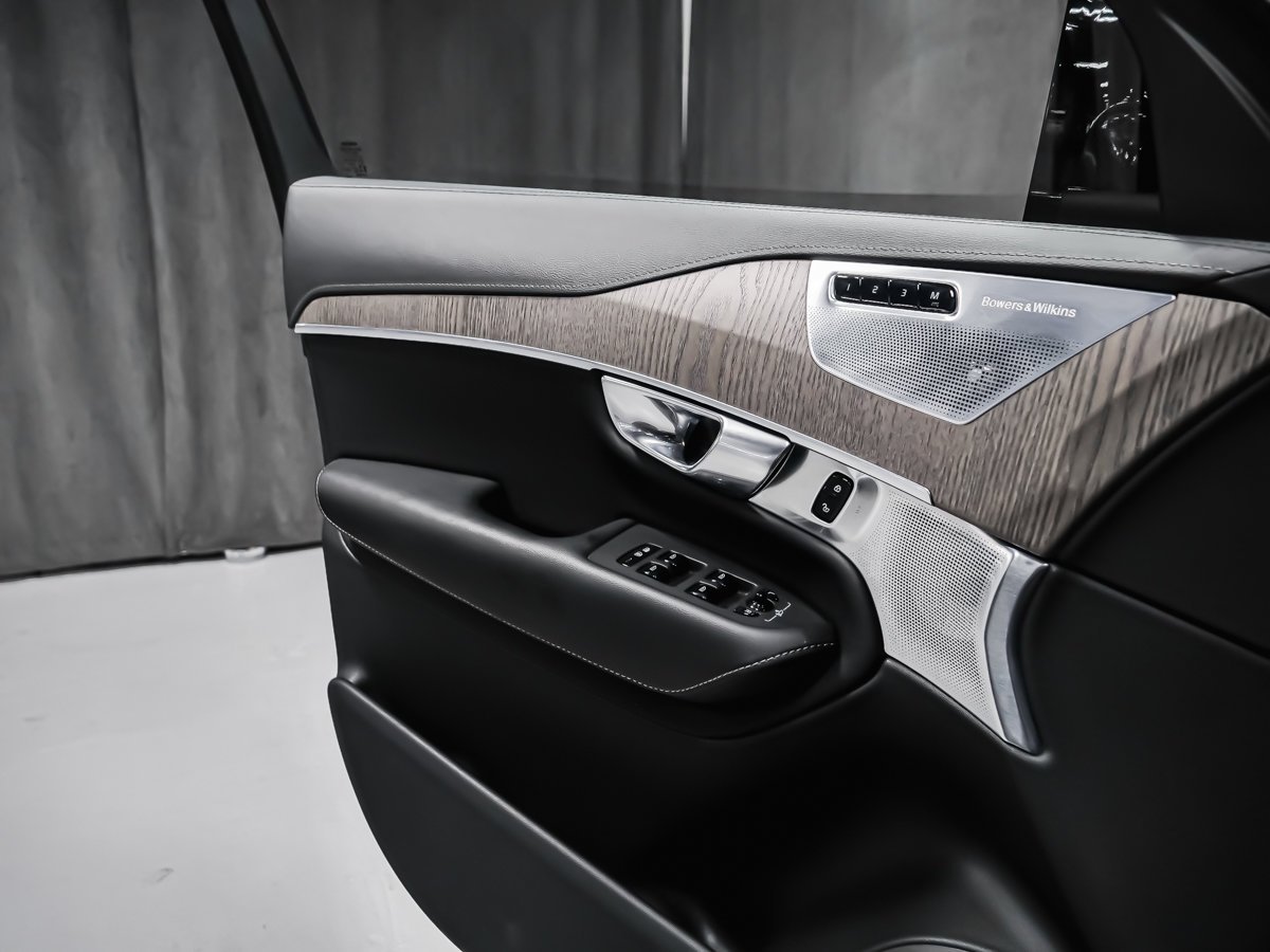 Volvo XC90 Recharge T8 INSCRIPTION CLIMAT ADVANCED BOWERS 2022 Noir Montréal - photo #9