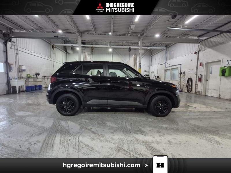 2023 Hyundai Venue Black Blainville - photo #8