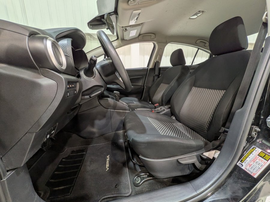 Nissan Versa S CVT 2021 Noir