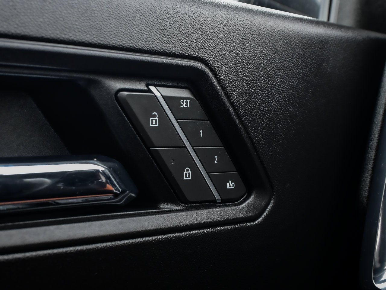 2025 GMC Canyon 4WD Crew Cab AT4 Black Sherwood Park - photo #19