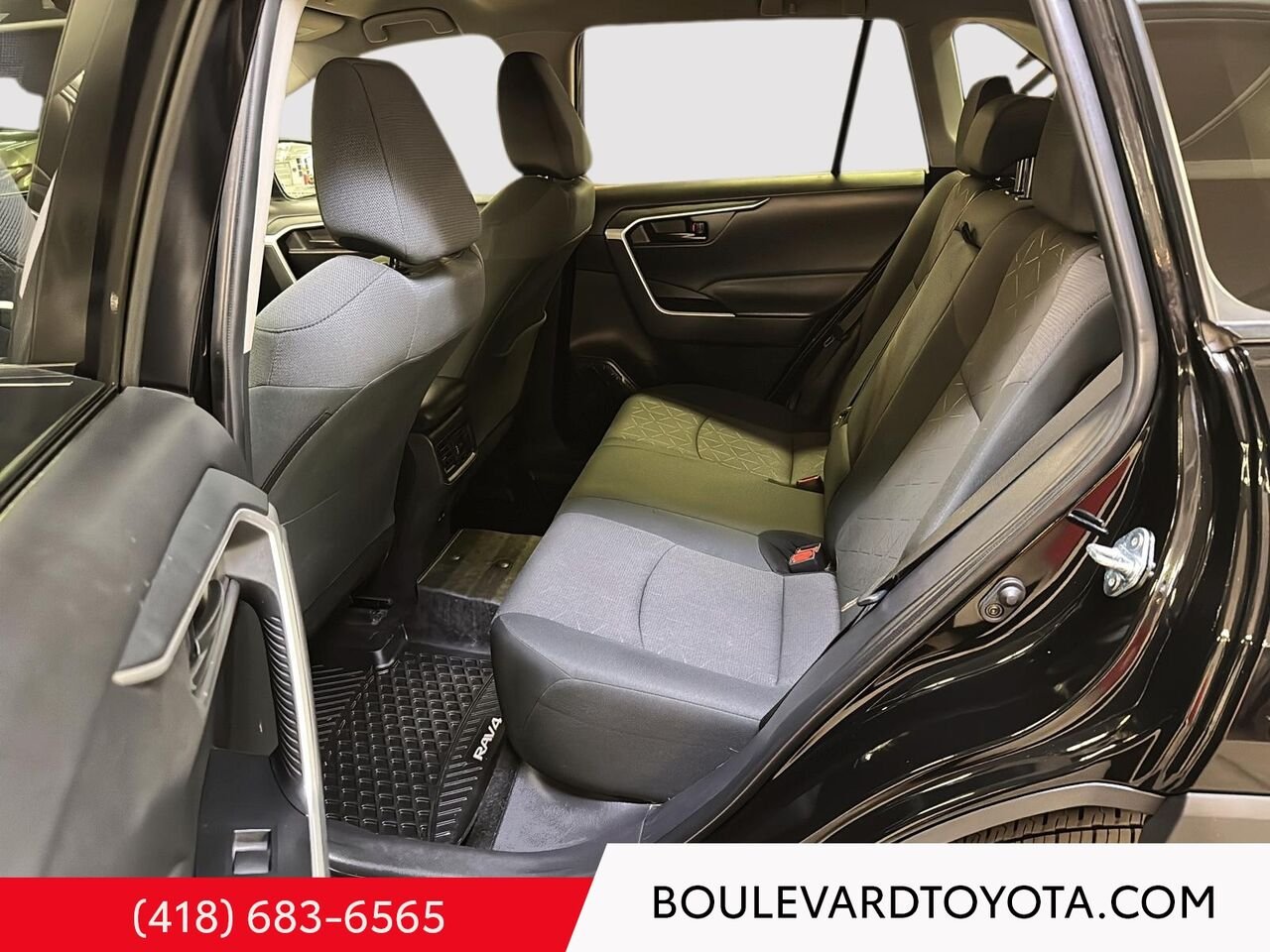 Toyota RAV4 99412A-88 | LE, AWD 2024 Noir minuit métallisé Québec - photo #16