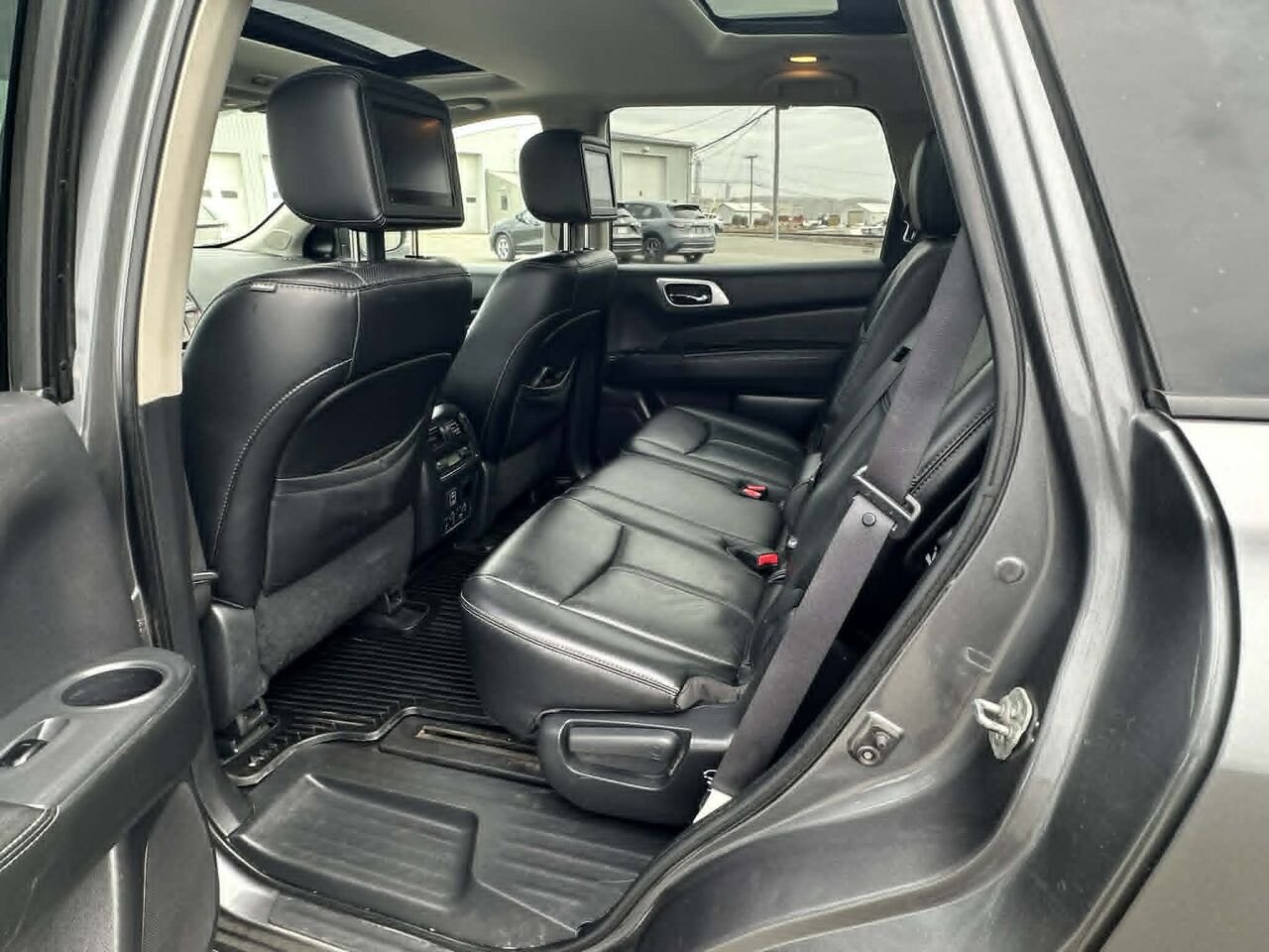 2018 Nissan Pathfinder Platine 4x4 Grey Matane - photo #18