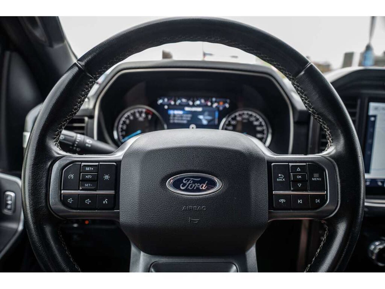 Ford F-150 2023 Gris Sainte-Julienne - photo #20